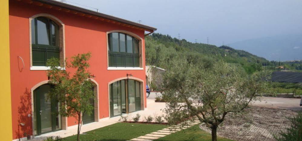 Agriturismo Camparella Pastrengo Bagian luar foto